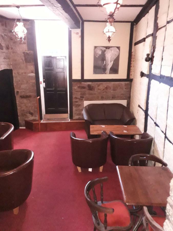 The Black Lion Hotel カーディガン エクステリア 写真