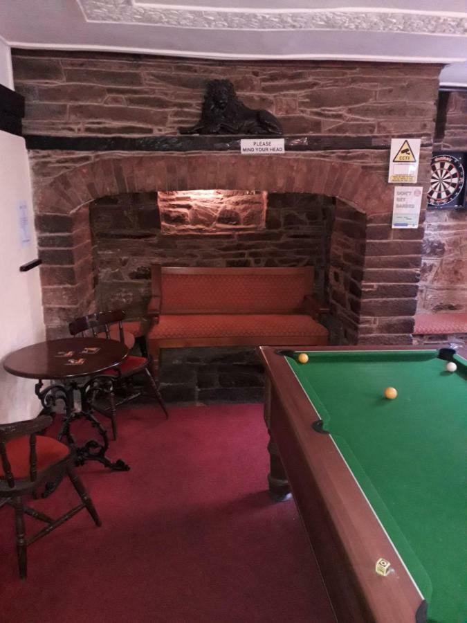 The Black Lion Hotel カーディガン エクステリア 写真